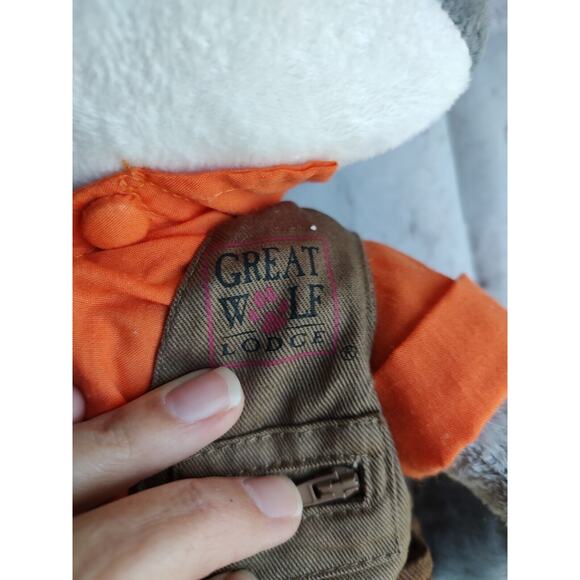 Great Wolf Lodge Wiley The Wolf And Oliver Raccoon Stuffed Animal Plush Dolls - Picture 2 of 15